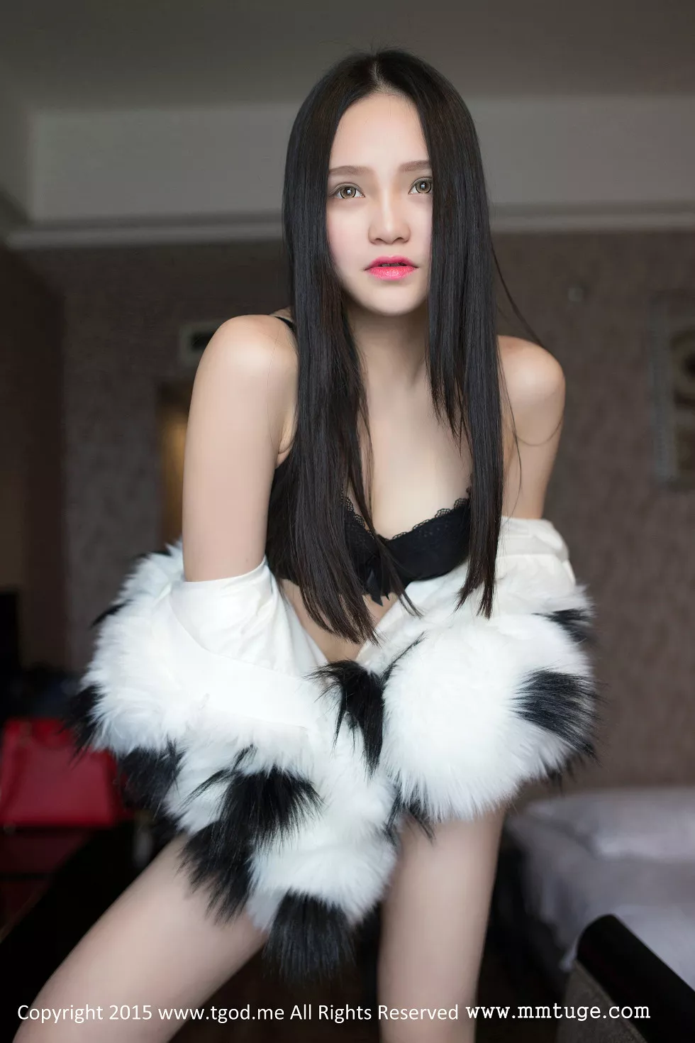 Xgyw.Org_[TGOD推女神]2015.03.05_可爱女神佩佩Cassie皮草VS白衬衣黑色内衣写真57P