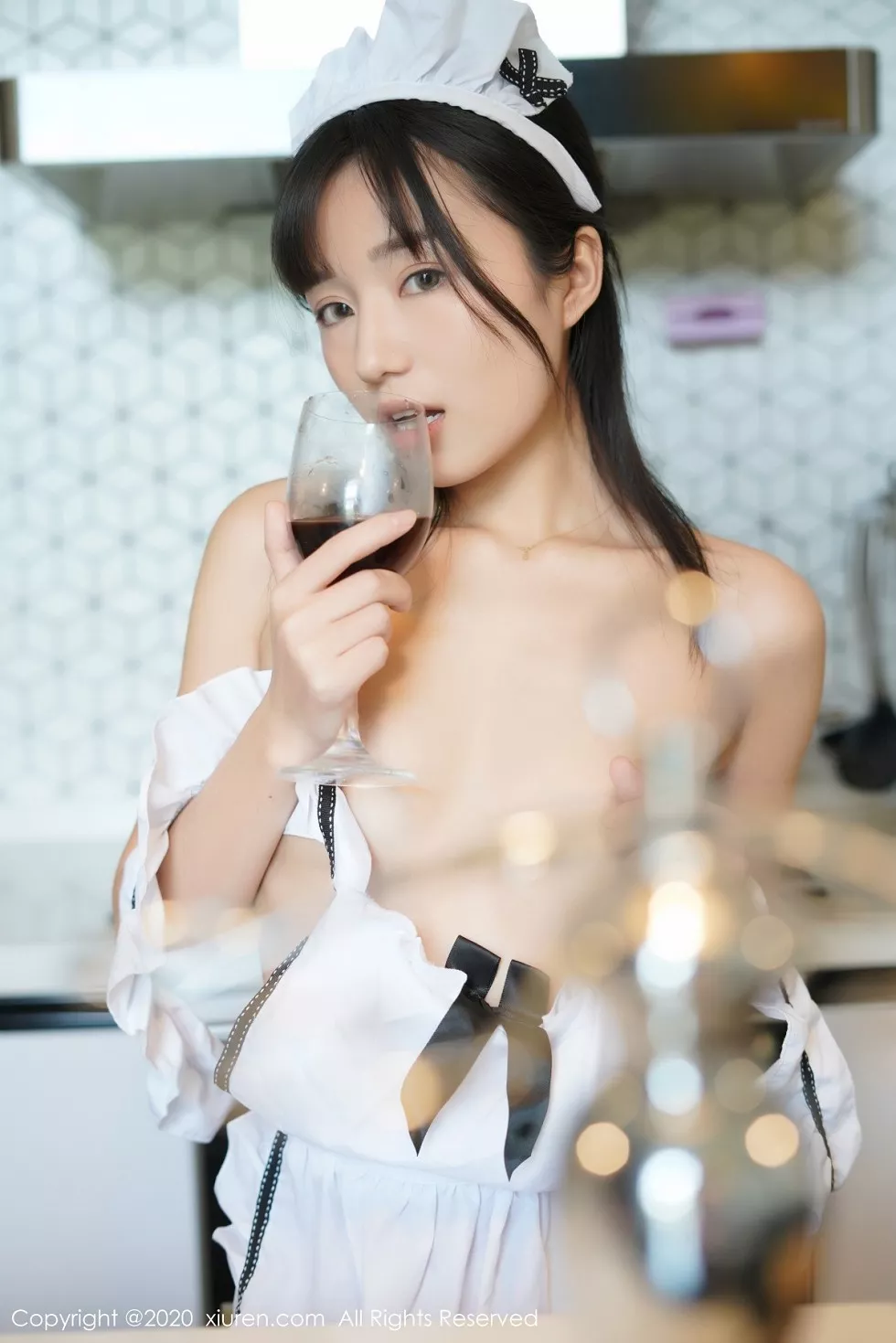 Xgyw.Org_XiuRen第2676期_嫩模仓井优香居家厨娘主题私房白色女仆装配丁字裤惹火诱惑写真37P