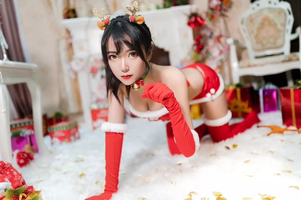 Xgyw.Org_[Cosplay精选]微博Coser小姐姐妍子坚不可摧圣诞礼物主题性感内衣秀完美身材写真24P