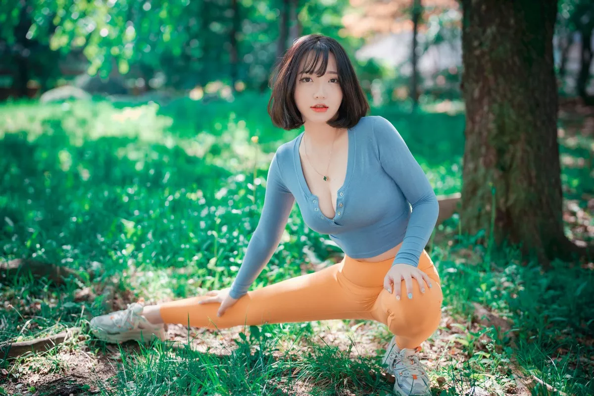 Xgyw.Org_[DJAWA]No.085_模特Yeeun_Naughty Trekking主题户外多套服饰半脱秀豪乳翘臀诱惑写真287P