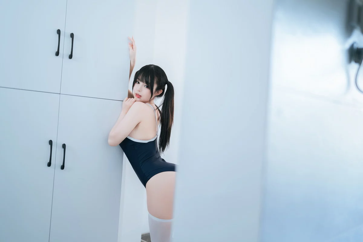 Xgyw.Org_网络美女桜井宁宁白丝死库水主题私房性感死库水配白丝袜秀曼妙身姿迷人写真84P