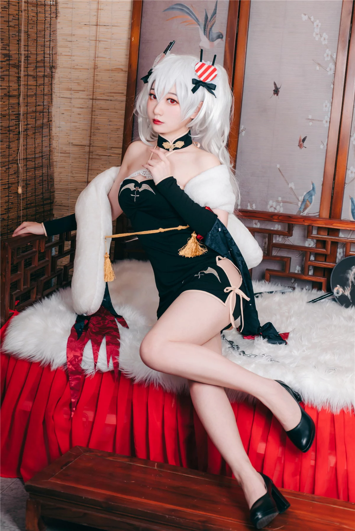 Xgyw.Org_Cosplay美女桃墨公子吸血鬼旗袍主题私房性感低胸高开旗袍秀豪乳翘臀诱惑写真40P