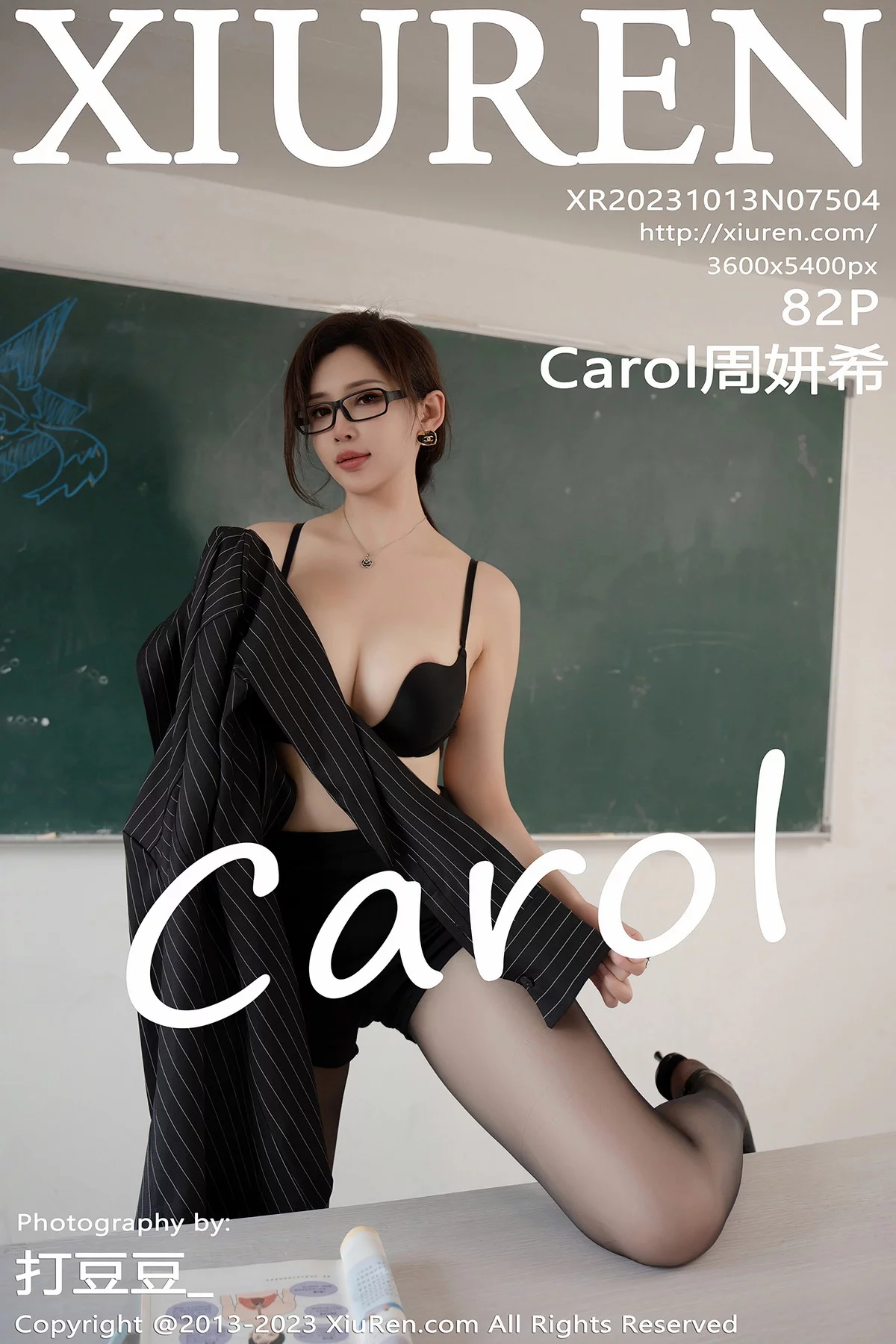 Xgyw.Org_XiuRen第7504期_女神Carol周妍希黑色条纹上衣露性感黑色内衣配黑丝袜魅惑写真82P