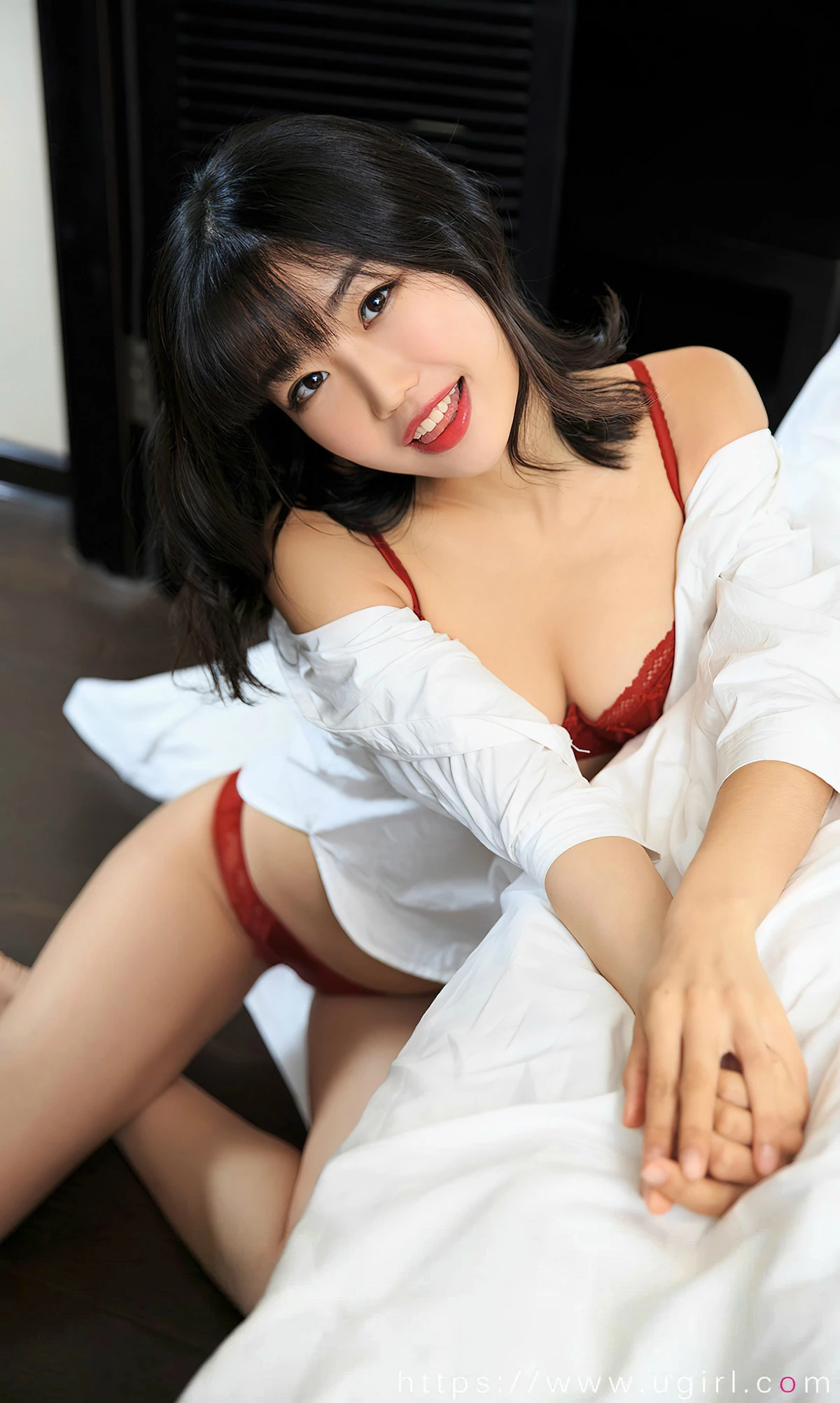 Xgyw.Org_[Ugirls爱尤物]No.2842_模特小文性感白T露红色蕾丝内衣+白色内衣秀曼妙身姿诱惑写真35P