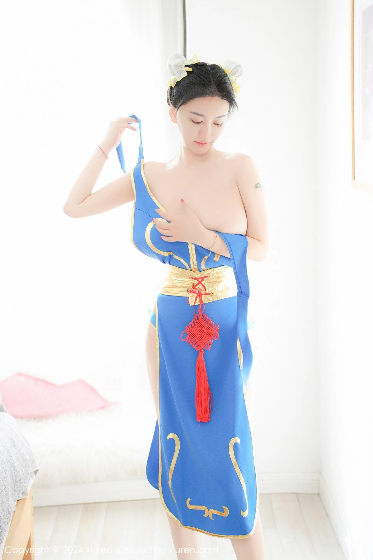 Xgyw.Org_XiuRen第9252期_模特雅茹老师性感蓝色COSPLAY服饰秀白嫩柔美身姿诱惑写真61P