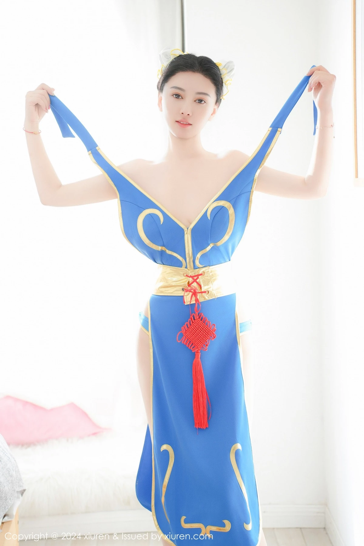 Xgyw.Org_XiuRen第9252期_模特雅茹老师性感蓝色COSPLAY服饰秀白嫩柔美身姿诱惑写真61P