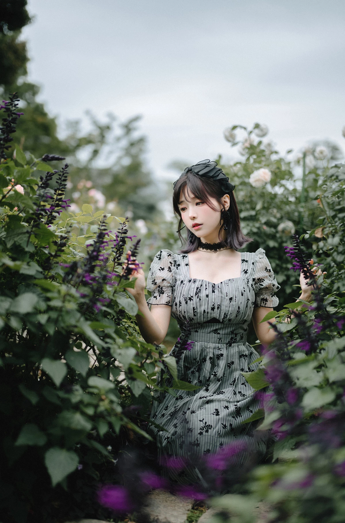 Xgyw.Org_Coser妹子Ely_eee-2024年08月主题户外长裙+性感和服+吊带短裙配黑丝袜诱惑写真110P