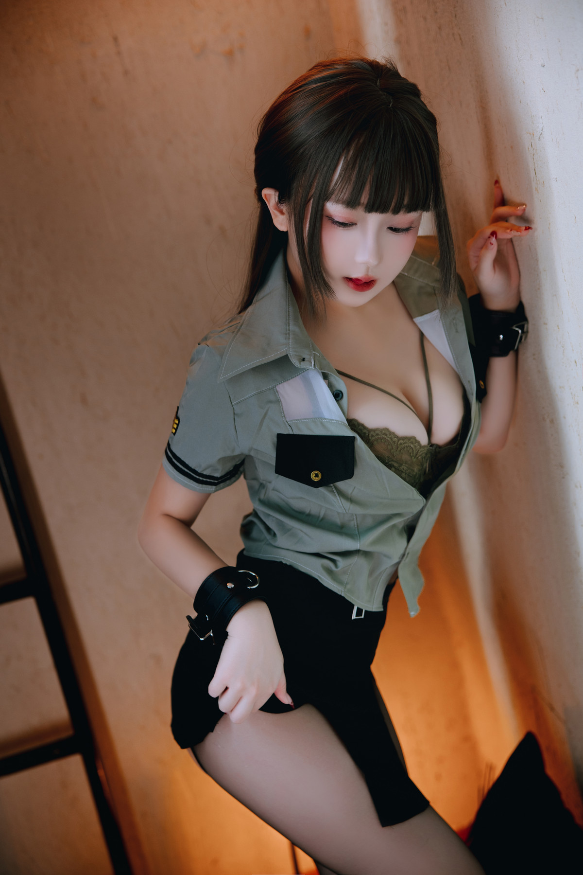 Xgyw.Org_Cosplay美女日奈娇Instructor主题性感制服露蕾丝内衣+黑色情趣内衣秀惹火身材诱惑写真140P