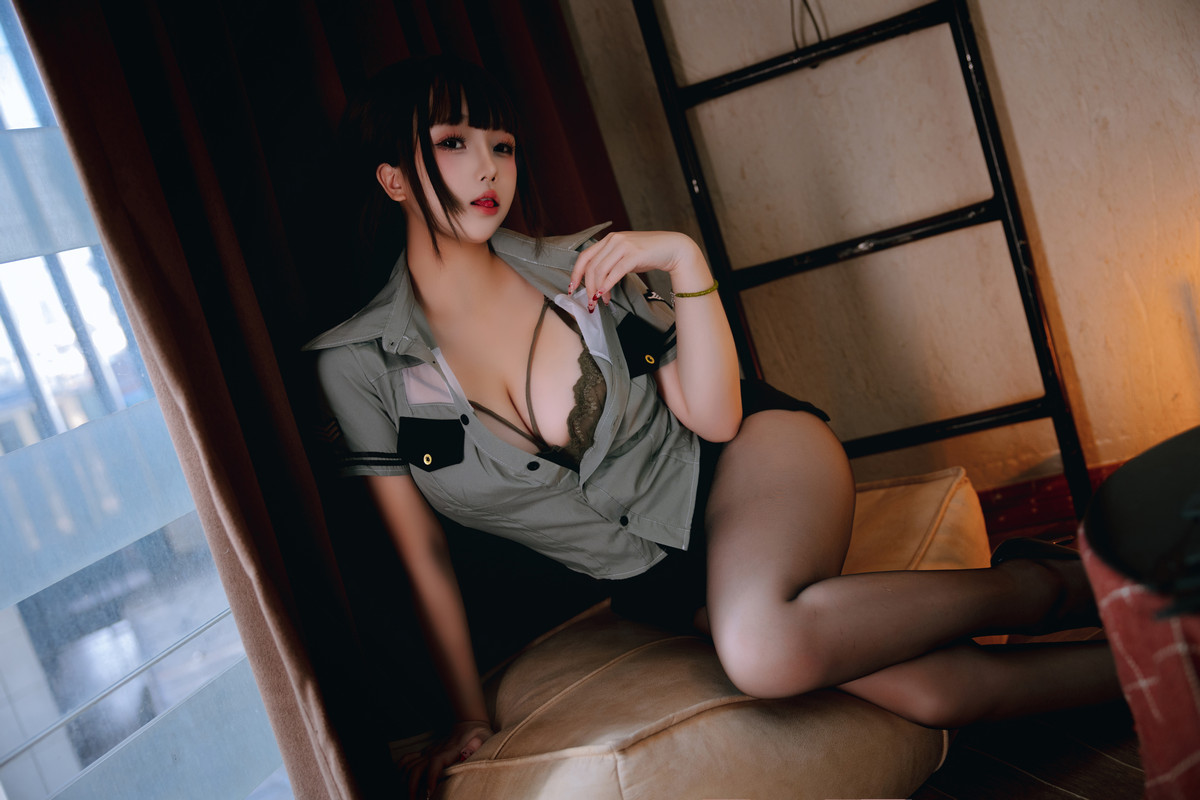 Xgyw.Org_Cosplay美女日奈娇Instructor主题性感制服露蕾丝内衣+黑色情趣内衣秀惹火身材诱惑写真140P