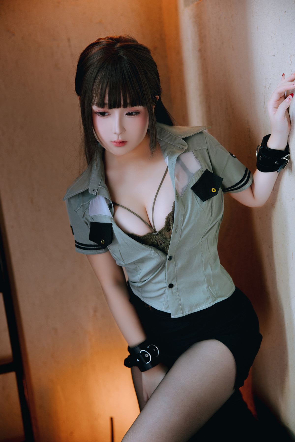 Xgyw.Org_Cosplay美女日奈娇Instructor主题性感制服露蕾丝内衣+黑色情趣内衣秀惹火身材诱惑写真140P