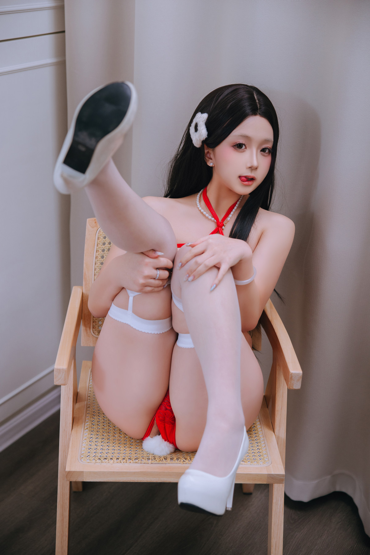 Xgyw.Org_Cosplay美女日奈娇与学姐约会主题性感白色蕾丝内衣+红色情趣捆绑秀惹火身材诱惑写真180P