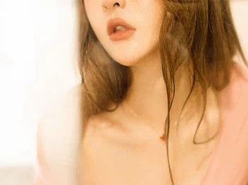[YouMi尤蜜荟]Vol.342_嫩模Emily顾奈奈塞班旅拍私房浴室里破烂内衣湿身诱惑写真41P