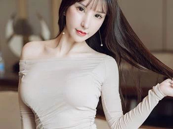 [HuaYang花漾]Vol.305_女神周于希Sandy西双版纳旅拍米色连身裙秀完美身材诱惑写真72P