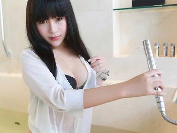 XiuRen第215期_巨乳萝莉模特八宝icey性感内衣系列写真77P