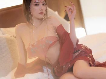 [XiaoYu画语界]Vol.688_女神杨晨晨sugar丽江心愿旅拍私房红色古装肚兜撩人诱惑写真83P