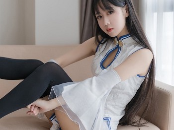 阳光美少女萌芽儿o0瓶儿主题私房性感白色旗袍配黑丝袜秀完美身材白嫩迷人写真41P