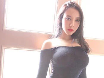 推女郎松果儿2016年黑色紧身连身裙半脱秀豪乳极致诱惑写真9P